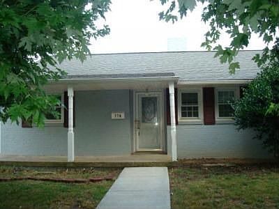 1st image of 770 Chestnut Dr
