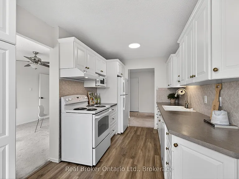 23 Woodlawn Rd E #811 — Photo 21