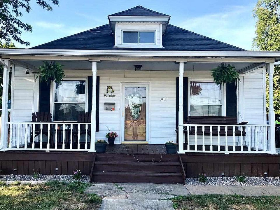 1st image of 305 E North St