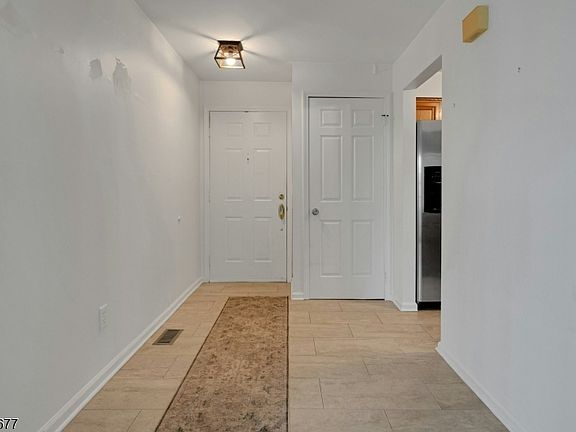 4th image of 203 Alexandria Way