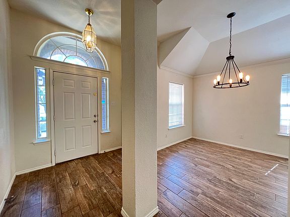 3rd image of 2040 Reddenson Dr