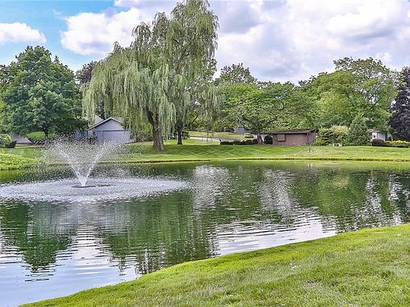 3rd image of 550-13 Willow Cir