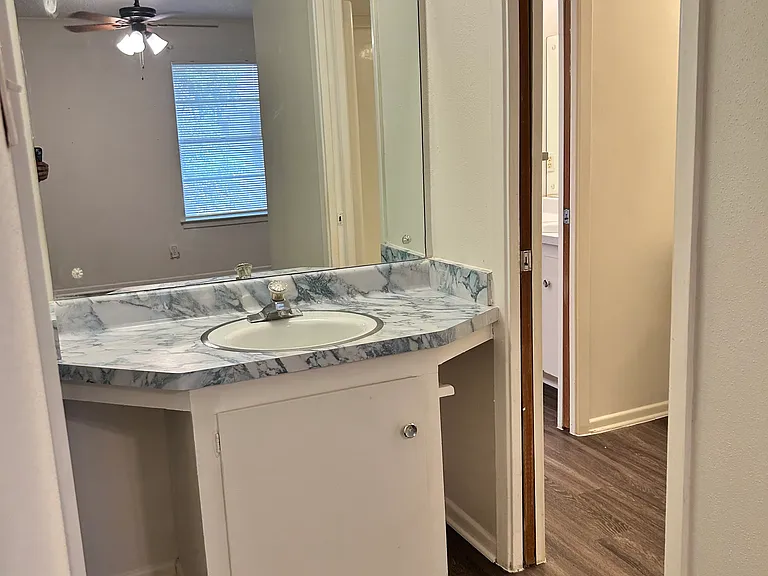 811 Jackson Keller Rd #3 — Photo 7