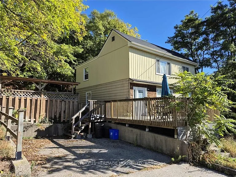 70 Grandview St #3 — Photo 2