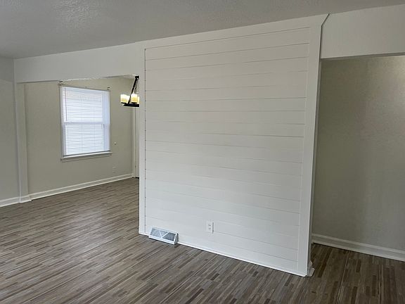 4th image of 7408 Balfour Dr