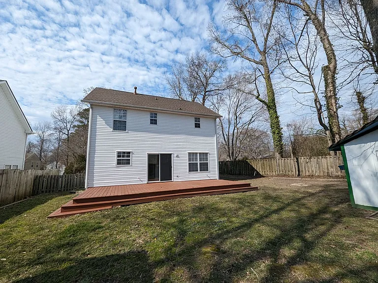 204 Burgundy Rd — Photo 14