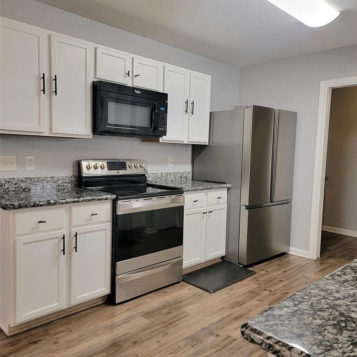 3 bed, 2.0 bath, 1276 sqft, $1,750 — Photo 3
