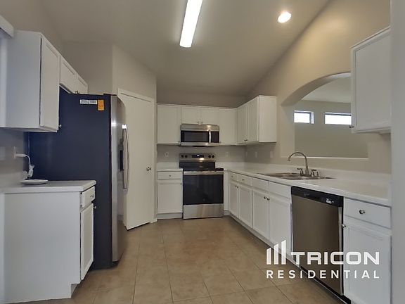 5th image of 12534 W Willow Ave
