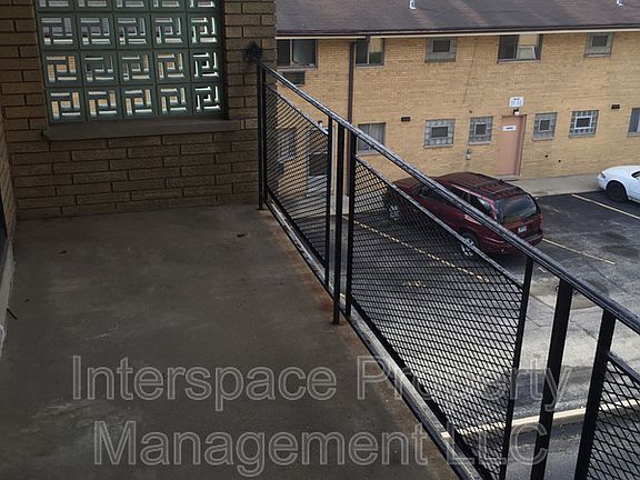 3rd image of 9957 S Cicero Ave APT 308