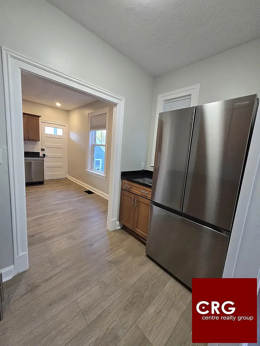 2 bed, 1.0 bath, 1071 sqft, $3,400 — Photo 3