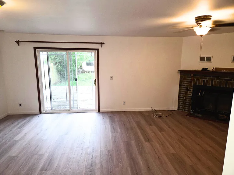 1106 Grove Ave — Photo 9