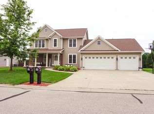 N9157 Jonsch Dr, APPLETON, WI 54915