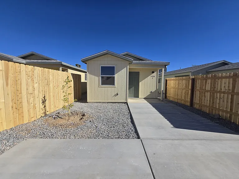 1484 Tonto Dr #1 — Photo 1