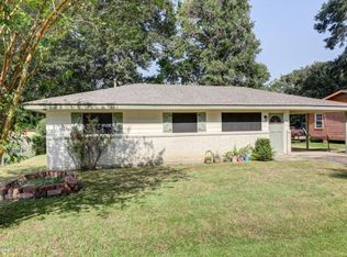407 Attakapas Rd, Lafayette, LA 70501