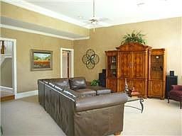 5th image of 1123 Pioneer Dr