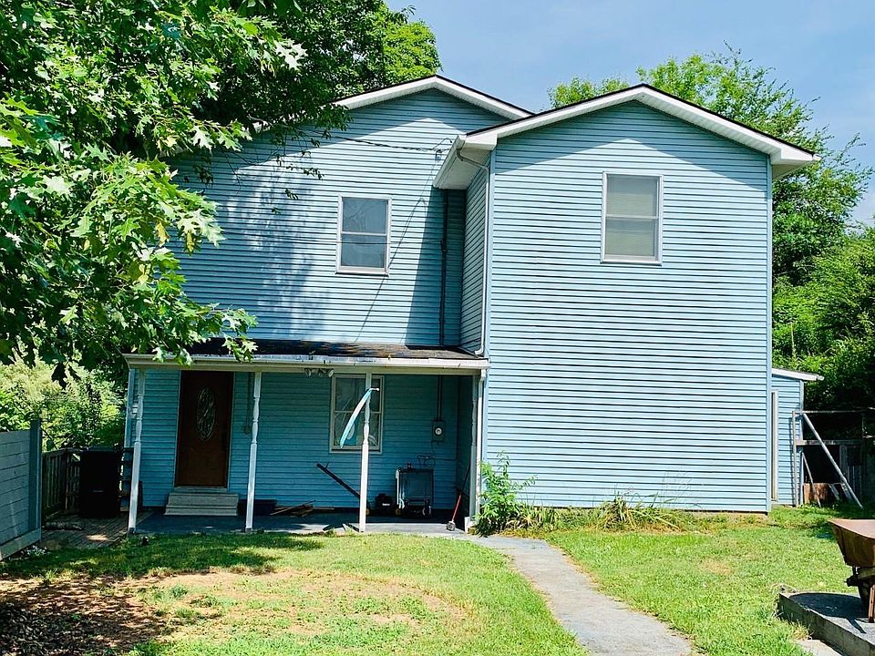 1st image of 215 Railroad Ave