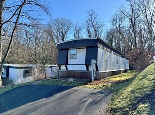 627 Falls Church Rd, Imperial, PA 15126