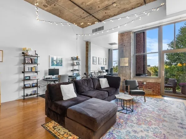 156 Porter St APT 211, East Boston, MA 02128