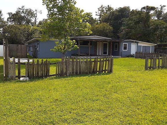 3rd image of 7904 Dubois Dr