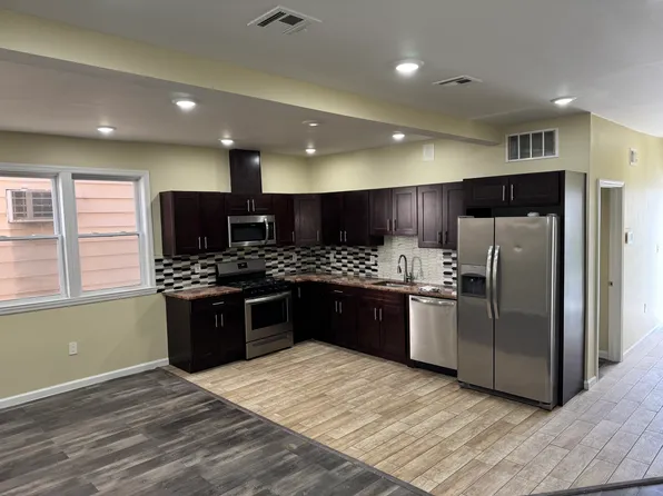 46 E 47th St #1, Bayonne, NJ 07002