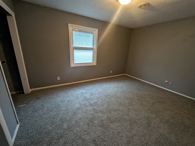 2113 W Christy Ln — Photo 16