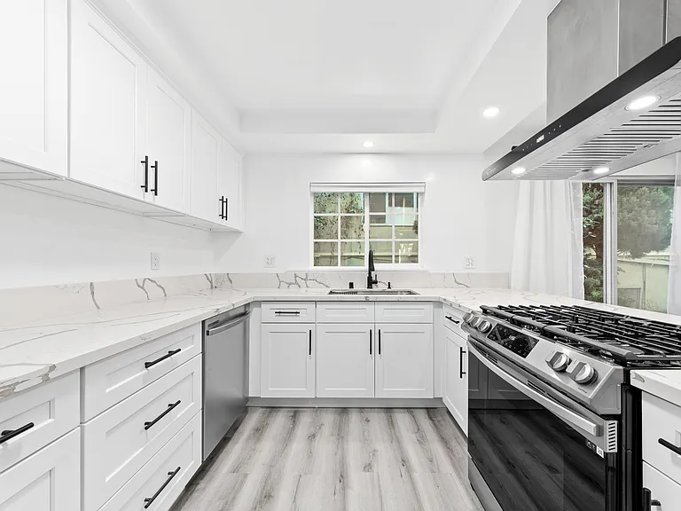 1102 Euclid St #1 — Photo 7
