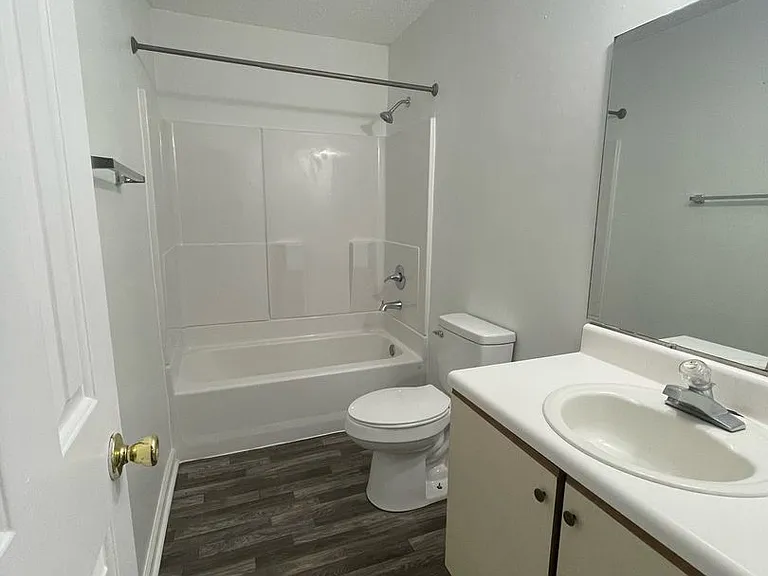 25 Ridgeway Terrace Dr — Photo 4