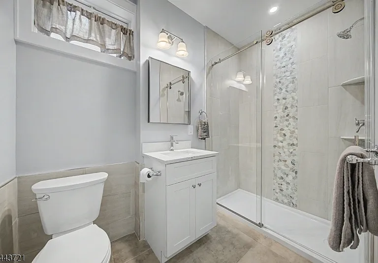 13 Rockaway Ave — Photo 32
