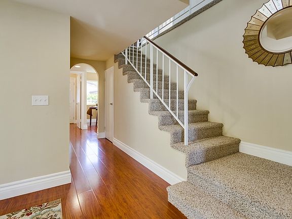 4th image of 23542 Calvert St