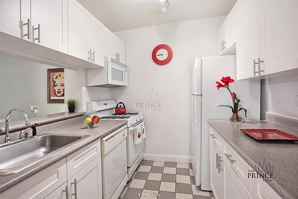 Rented by Town Residential | media 18