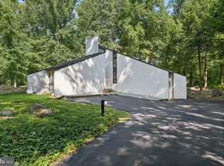 1079 Stuart Rd, Princeton, NJ 08540