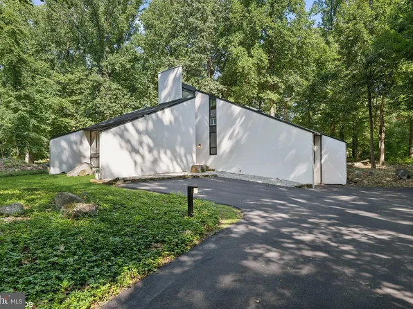 1079 Stuart Rd, Princeton, NJ 08540