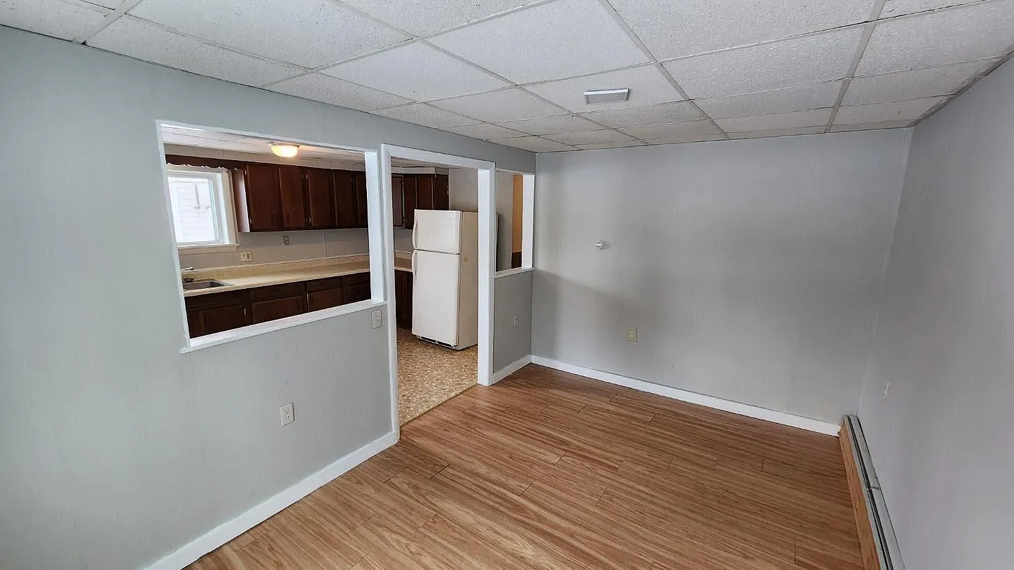 2 bed, $1,100 — Photo 4