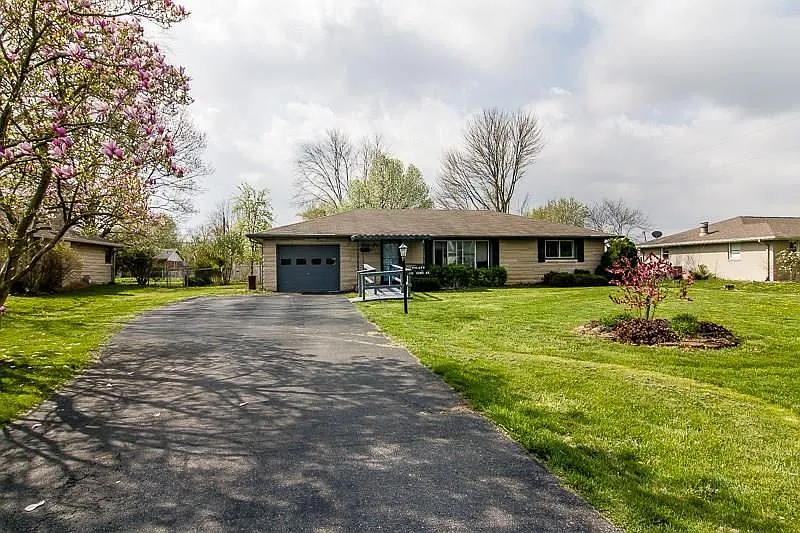 2131 Sims Dr photo 1