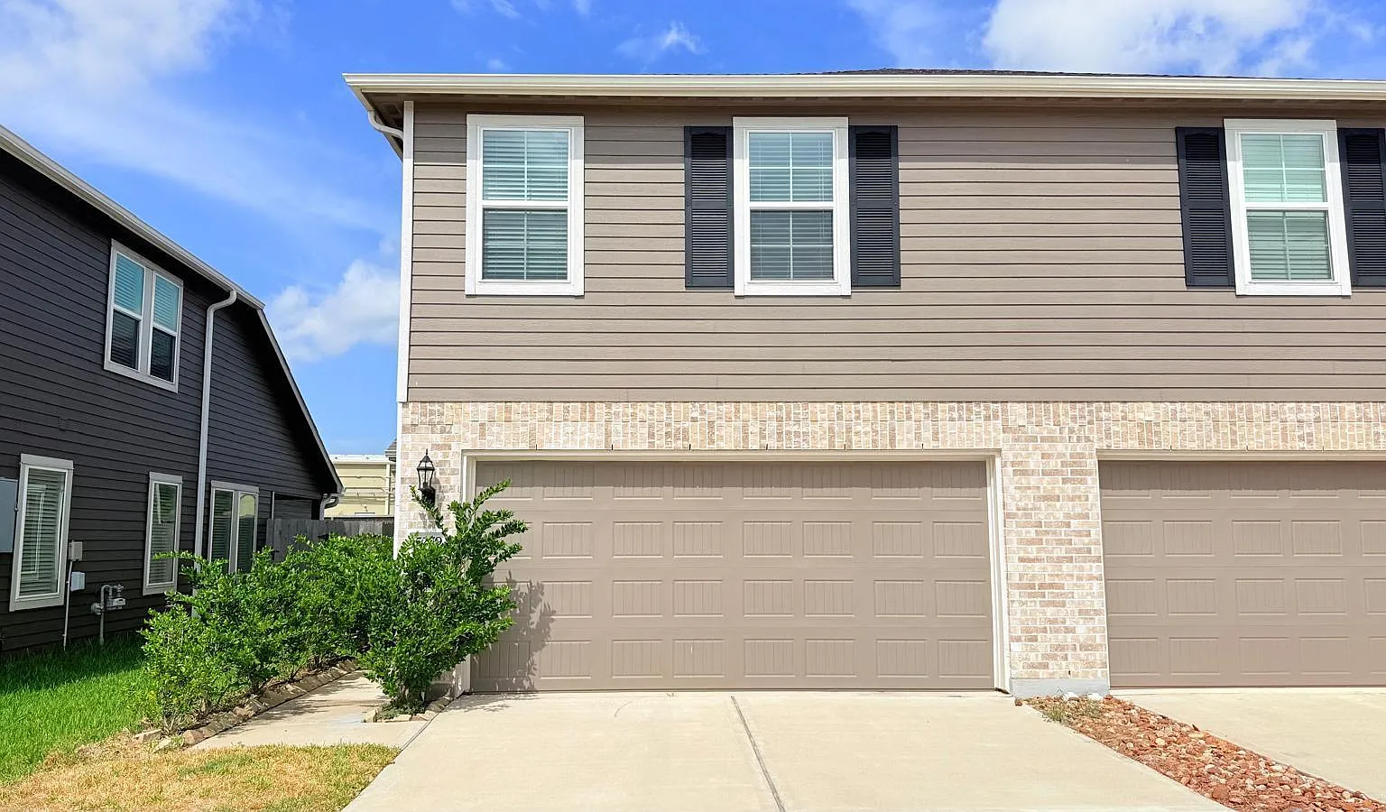3 bed, 2.5 bath, 1687 sqft, $2,000 — Photo 1