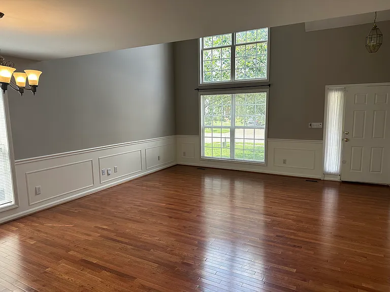 10006 Spring Gate Dr — Photo 5