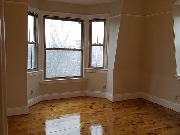 2nd image of 690 Congress St APT 32
