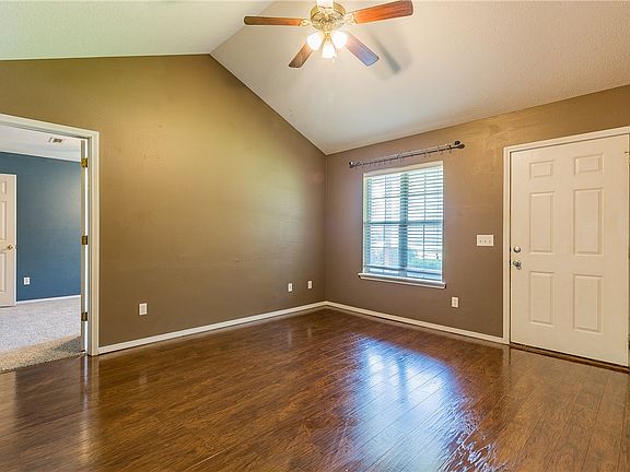 4th image of 274 Kelsey Ln