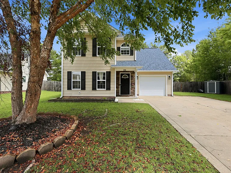 4906 Yorkchester Dr — Photo 1