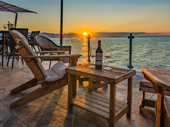 450 Judges Row, Qualicum Beach, BC V9K 1G6