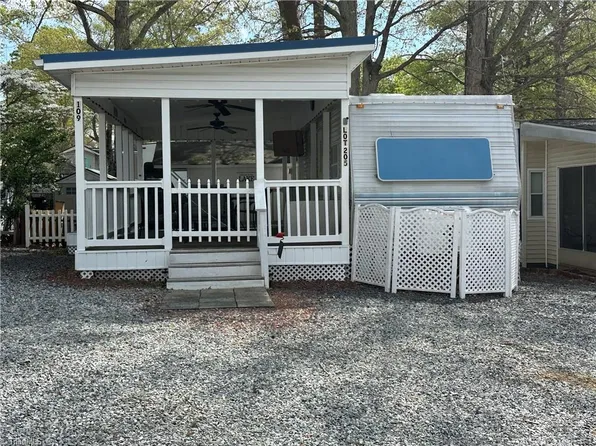 109 Pine St, New London, NC 28127