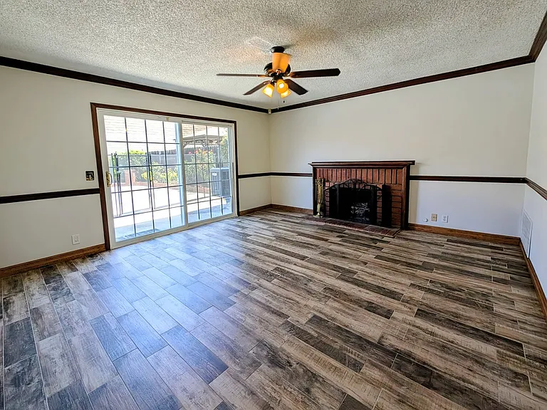 5517 E Edgemar Ave — Photo 16