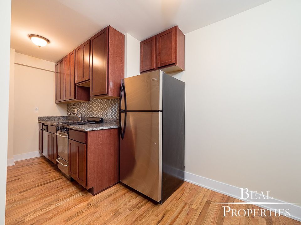 1st image of 635 W Barry Ave #635101