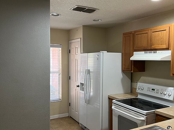 2nd image of 10810 Kensington Park Ave