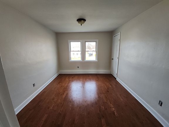 5th image of 2220 Martin Ave