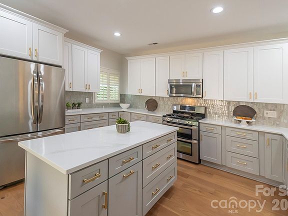 4th image of 9323 Bonnie Briar Cir