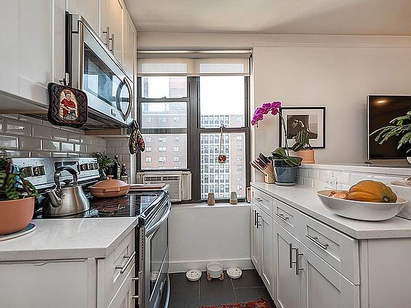 4th image of 205 W 88th St APT 14D