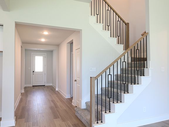 2nd image of 3917 Cherrybark St