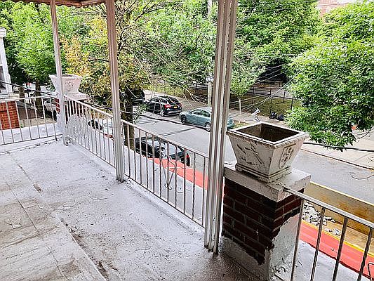 2nd image of 531 Miller Ave Floor 2