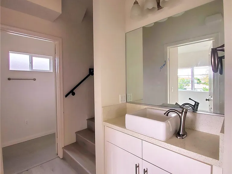 10341 Western Ave — Photo 6